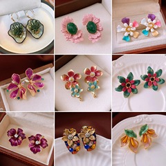 中古のヴィンテージの花のイヤリングのレトロな大衆の高級感のピアス