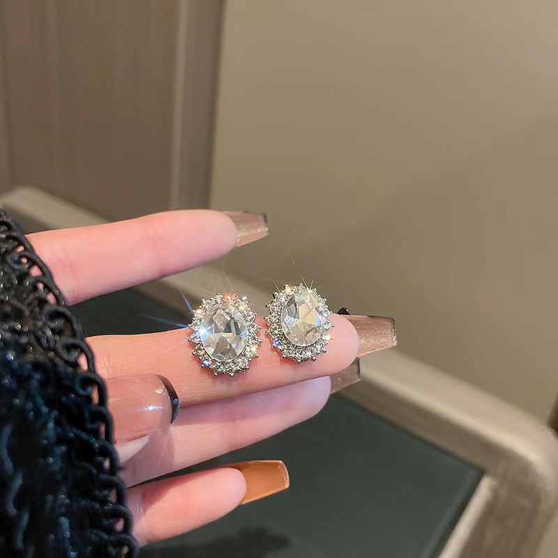 small design earrings
