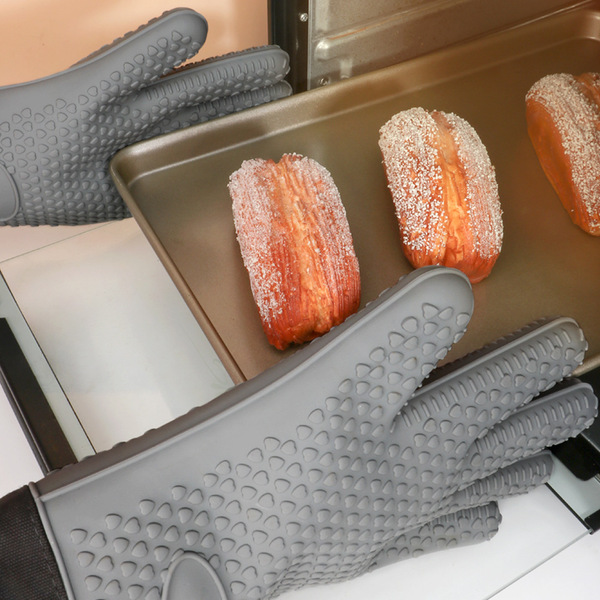Silicone non-slip gloves heart shaped