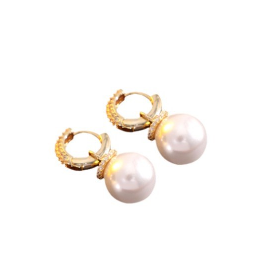 Micro con incrustaciones de circón pendientes de perlas de cobre oro real galvanizado pendientes de círculo versátil nicho pendientes de diseño al por mayor