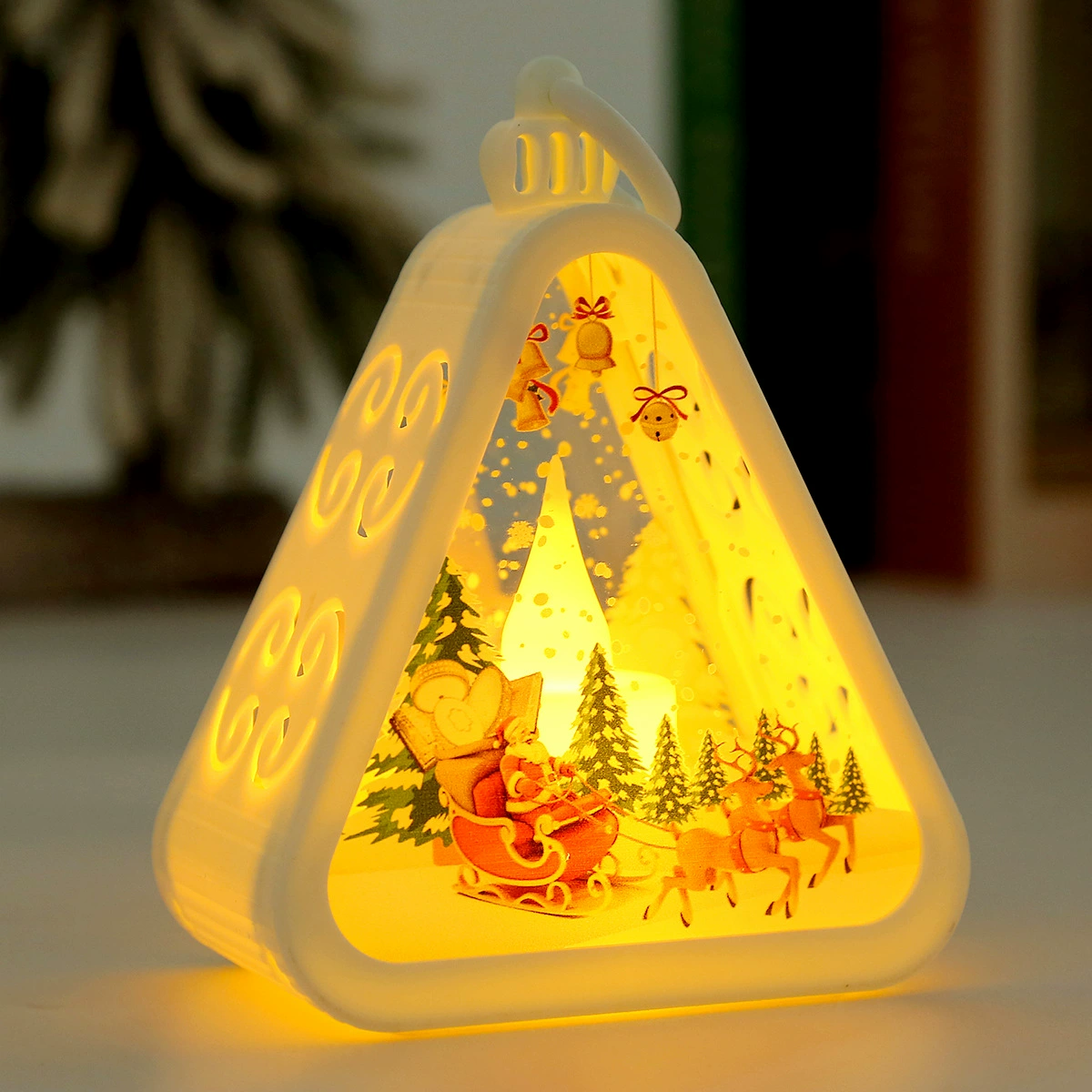 Christmas table night light, triangular decorative lamp, battery‑powered, 9.5×5.5×12.5 cm