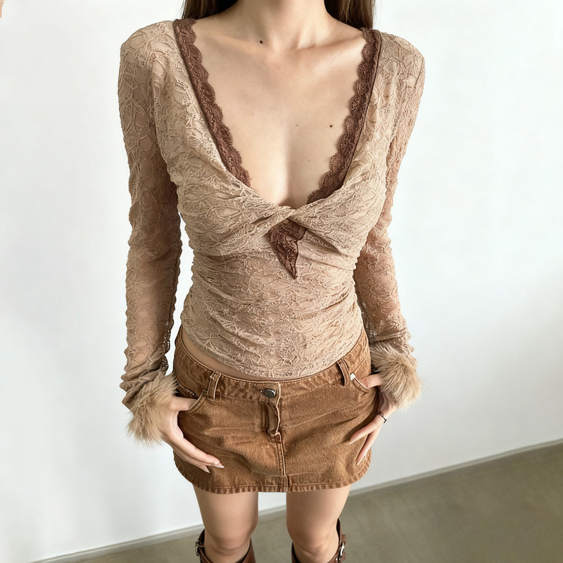 Low Price Clearance Sale # Sexy Feminine Style Lace and Fur Patchwork Twist Top, Gentle and Alluring, Waist-Cinching Long-Sleeve T-Shirt.