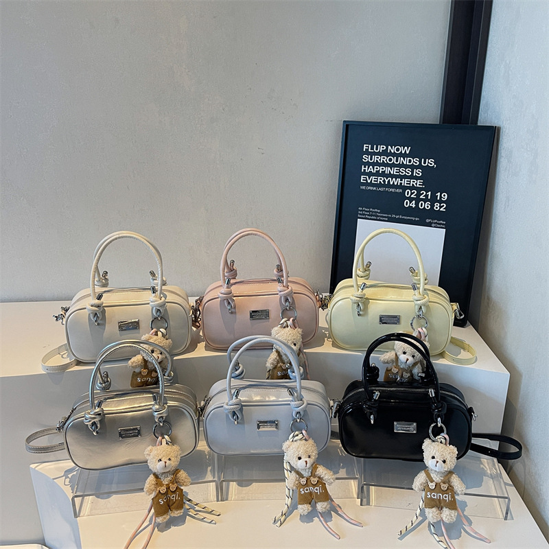 女性用の卸売ハイエンドハンドバッグ、新しい人気の質感、カジュアル、トレンディ、ファッショナブルなワンショルダークロスボディスモールスクエアバッグ|undefined