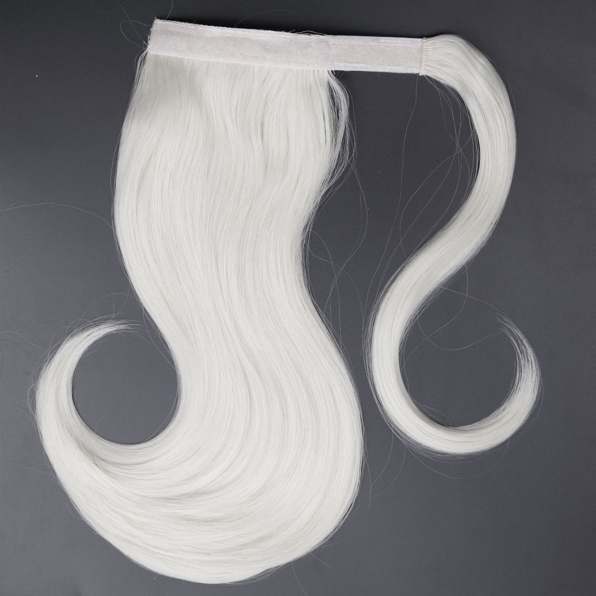 Velcro cola de caballo europea y americana cola de caballo ligeramente torcida falsa fibra química cola de caballo alta peluca