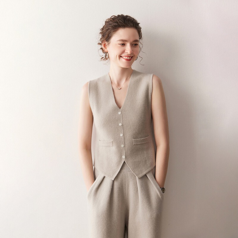 25 New Autumn and Winter Cashmere Knitted Cardigan Women's Sleeveless V Neck Single-Breasted Vest Slim Fit Layered Four-Flap Waistcoat
