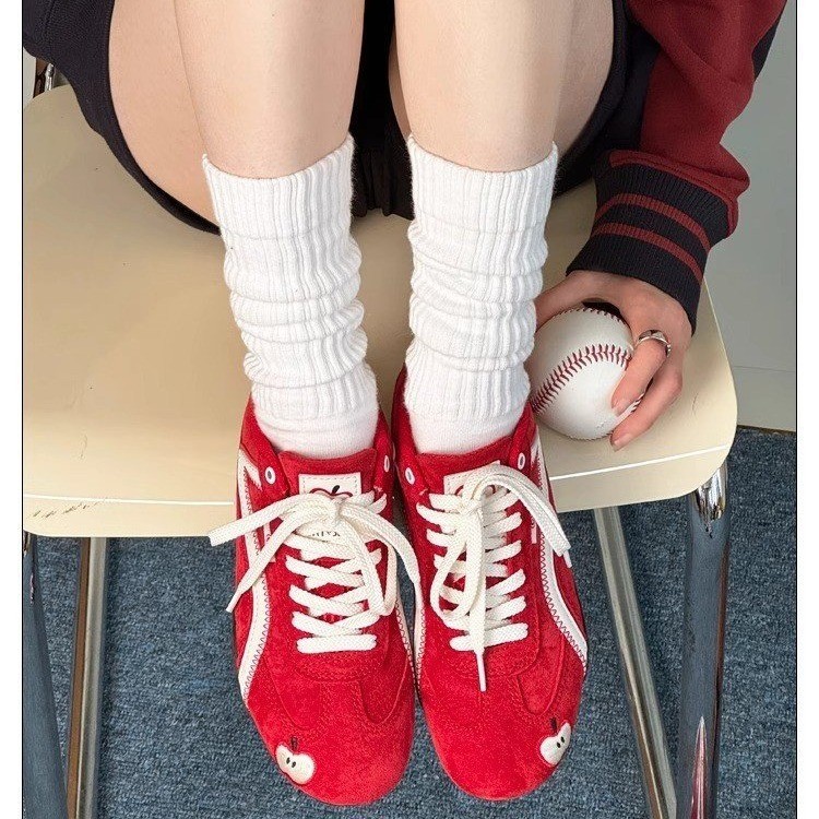 Zapatos de manzana 2025 primavera nuevo estilo zapatos Forrest Gump zapatos deportivos casuales zapatos de carreras de suela fina roja zapatos de entrenamiento alemán mujeres