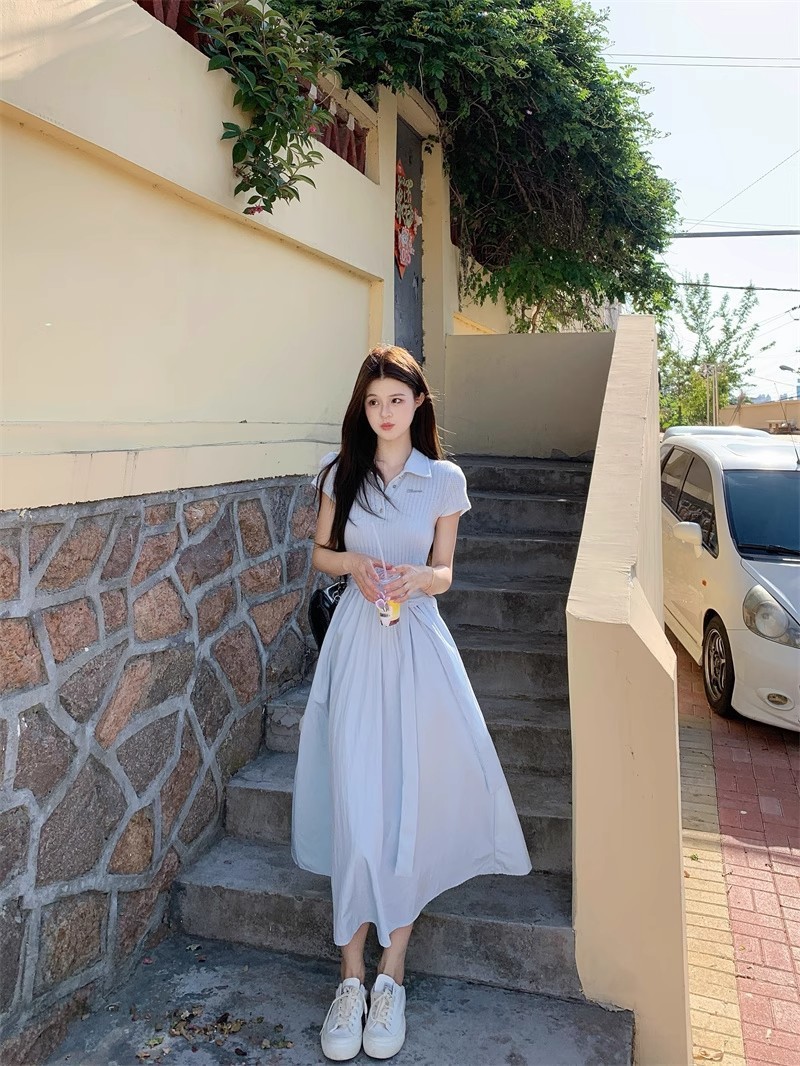 韓国ポロカラーストラップ半袖ドレス女性の夏ニッチウエストユニークな美しいブルーaラインロングスカート