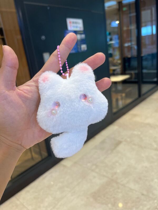 小紅書と同じスタイルのキュートなぬいぐるみペンダントカップルキーホルダーエンターテイメントシティキャッチャーマシン人形|undefined