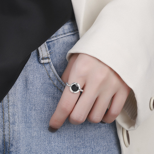 Yunchaoxuan S925 sterling silver retro Japanese and Korean Epoxy Roman numeral disc niche design open ring for men and women