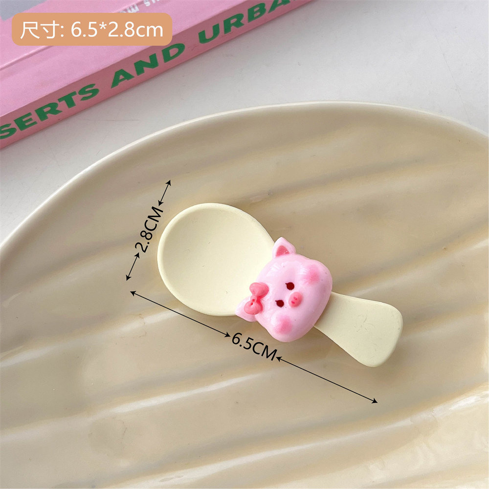 우유 흰 돼지 숟가락