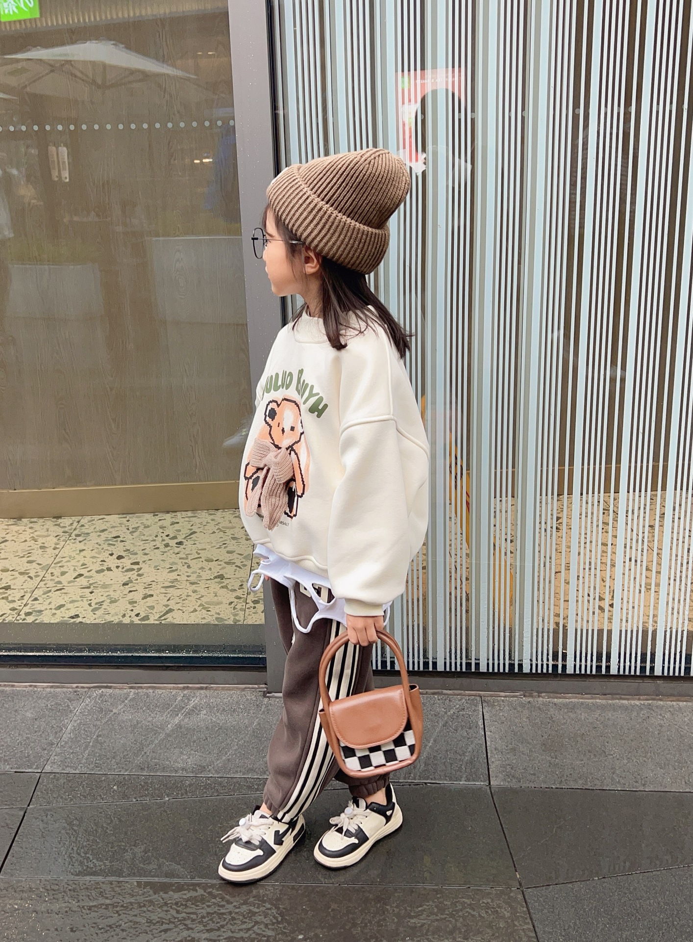 D3979829-CF01-4C42-9D56-ACB0F6