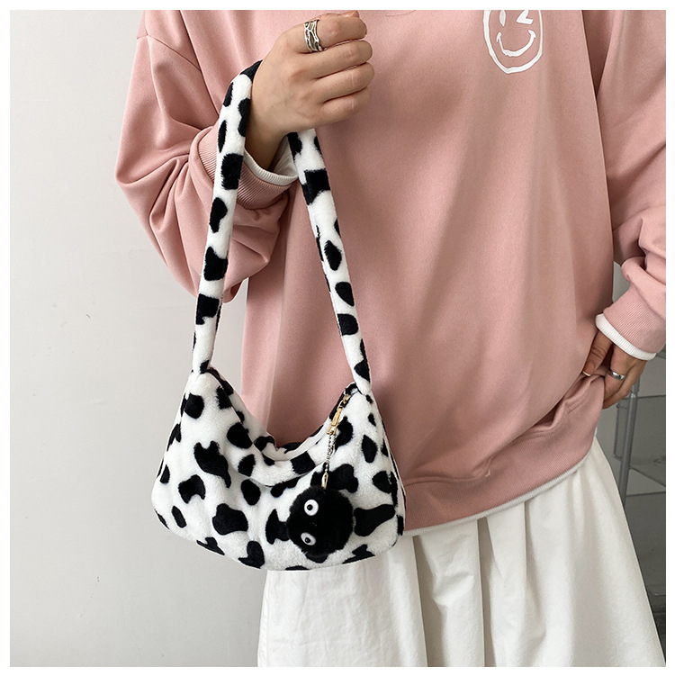 Cute Plush Bag Fashion Cow Pattern One-shoulder Underarm Bag display picture 8