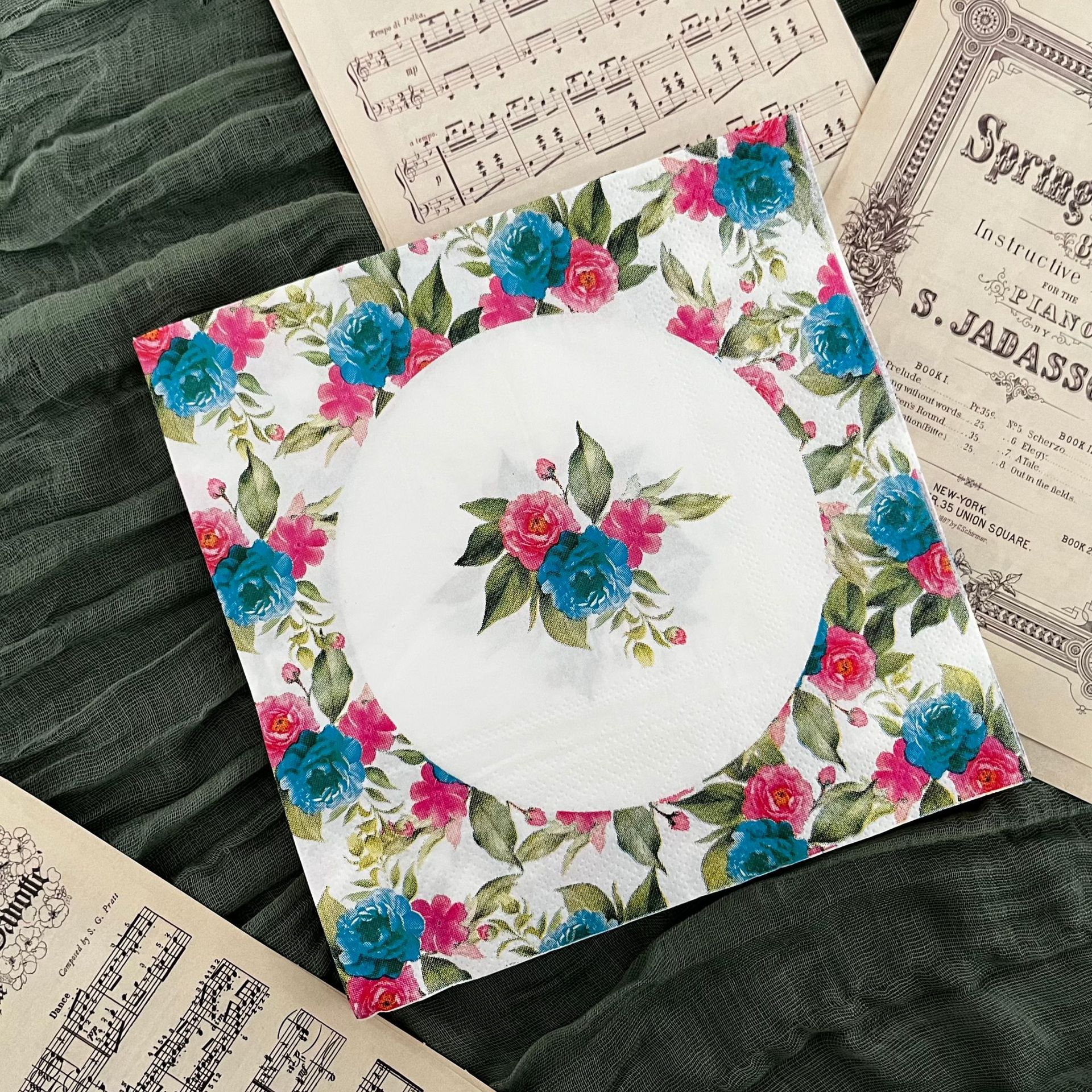 파란색과 분홍색 꽃