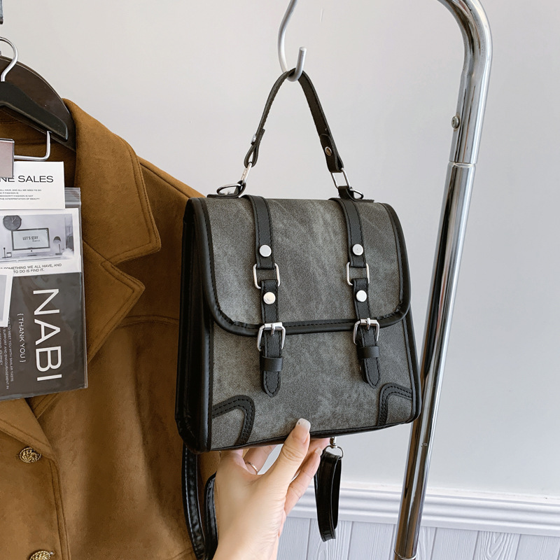 Este año, la popularidad de la mochila de mujeres de nicho 2024 nueva mochila de estilo universal, mini mochila de viaje de moda.