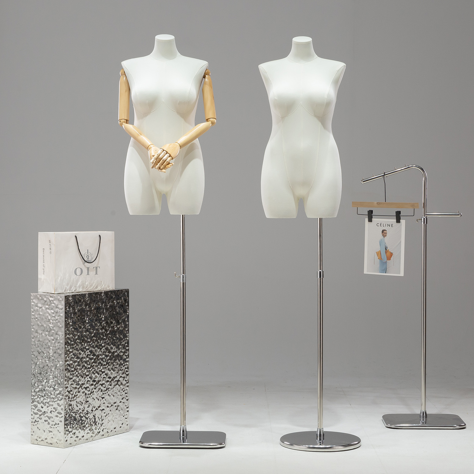 Maniquí de Mujer Talla Grande de Fibra de Vidrio para Exhibición para Tiendas de Ropa