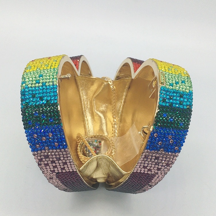 Bolsa de cena de diamantes de color arco iris nuevo amor transfronterizo lleno de diamantes banquete de mano bolsa de mujer bolsa de embrague duro