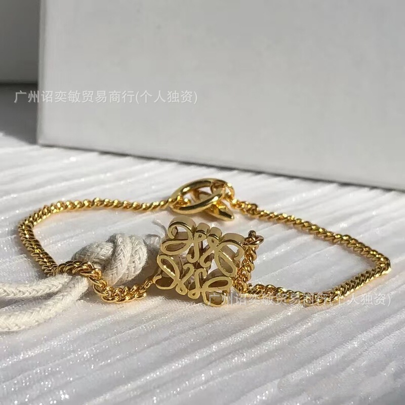 High-Quality Real-Shot Luo Wei's Ruyi Knot Mooncake Bracelet for Women, Fashionable Light Luxury Simple Ot Bracelet Wholesale Dropshipping