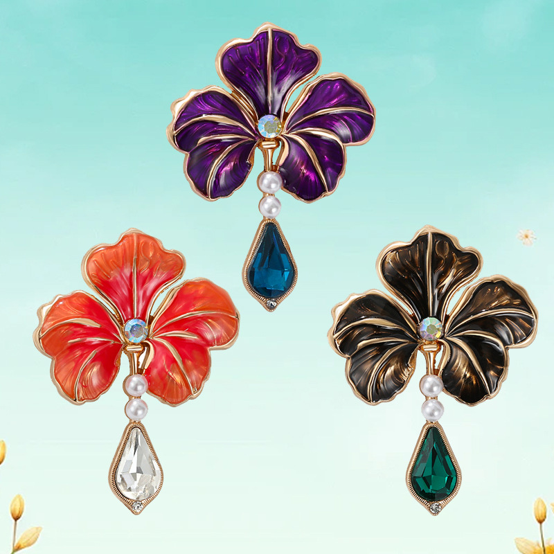 High-grade Enamel Oil Dropping Petal Brooch Fashion High-grade Light Luxury Flower Pendant Suit Accessories Ladies Pin Corsage