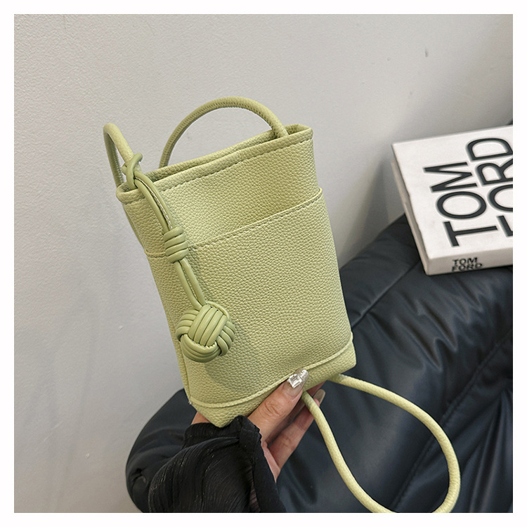 2024 Korean version new mobile phone ins crossbody small simple casual versatile mini woven ball bag_voghion.com