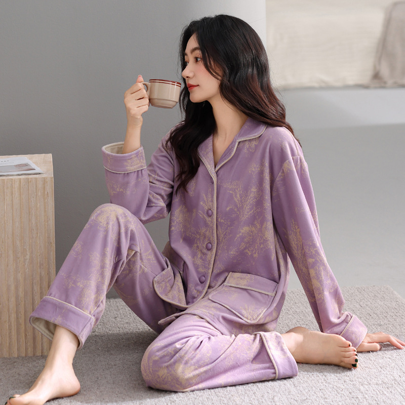 Coral Velvet Pajamas for Women in Autumn and Winter Fleece-Lined and Thickeneded Island Velvet Mother's Floral High-End Thin Velvet Home Wear Set