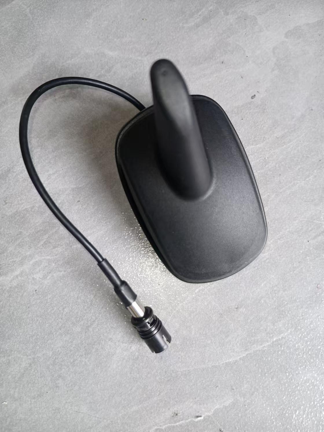 Suitable for Volkswagen Golf 5 6 Passat B6 Audi A3 A4 A6 Shark Fin Antenna Power Amplifier