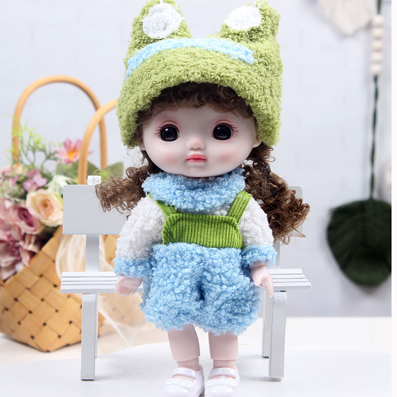 Venta al por mayor 22cm comercio exterior nuevo estilo venta caliente leche linda muñeca de vinilo linda princesa niña jugar a la casa juguetes