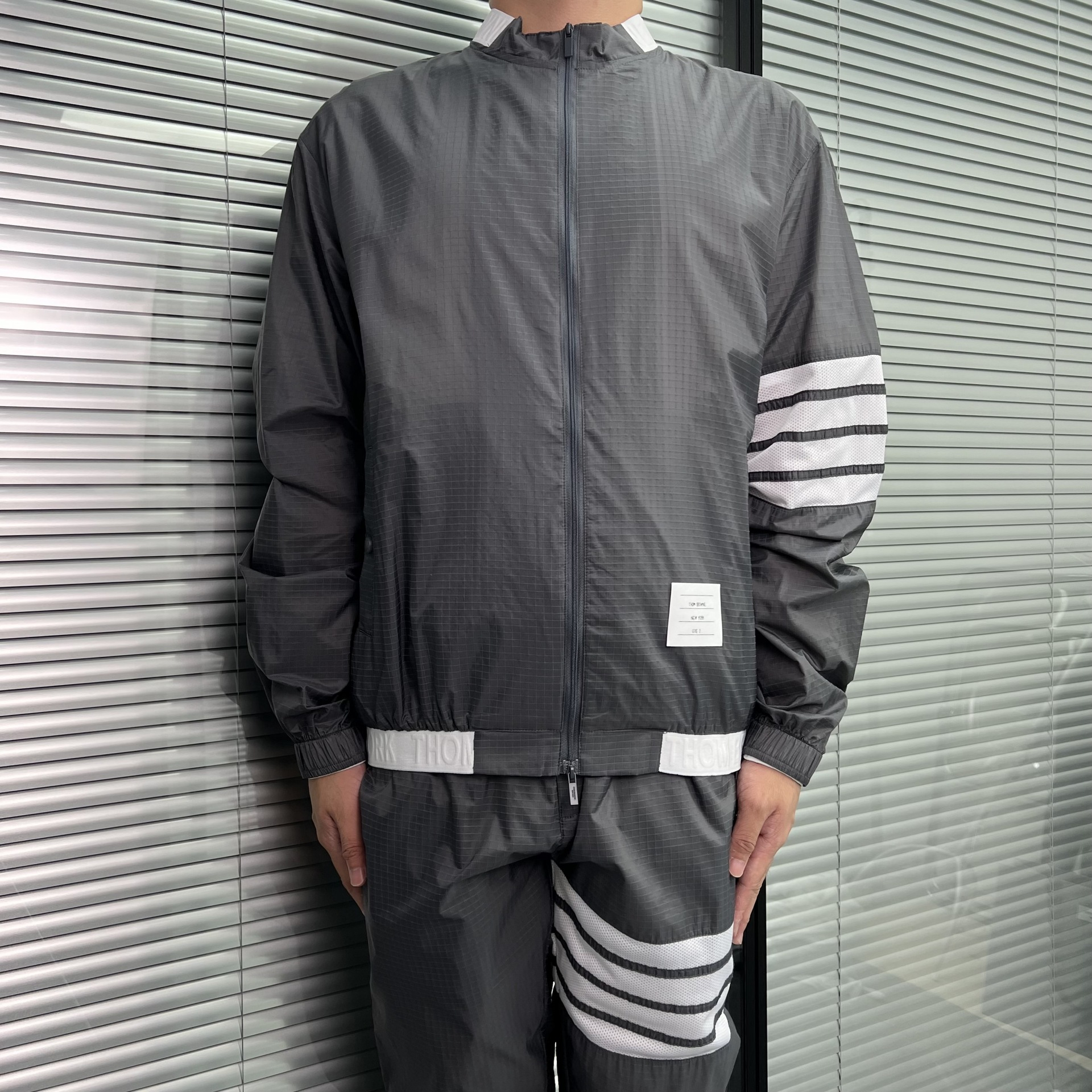 High-End Version of Tb Jacket, New Classic Four-Bar Stripesd Letter Stitching, Same Style Zipper Stand Collar Jacket for Men and Women