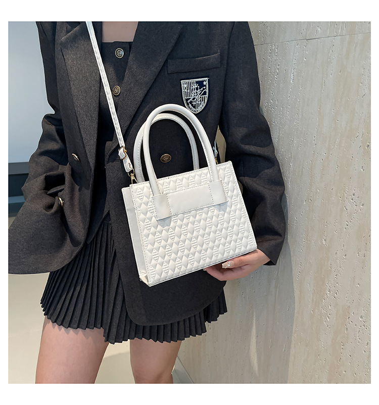 Leisure for women 2024 new item, niche simple diamond grid handbag, fashionable and popular single shoulder crossbody_voghion.com