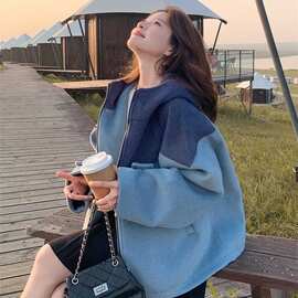 蓝色撞色连帽毛呢外套秋冬2026新款小个子呢大衣流行韩系设计青年