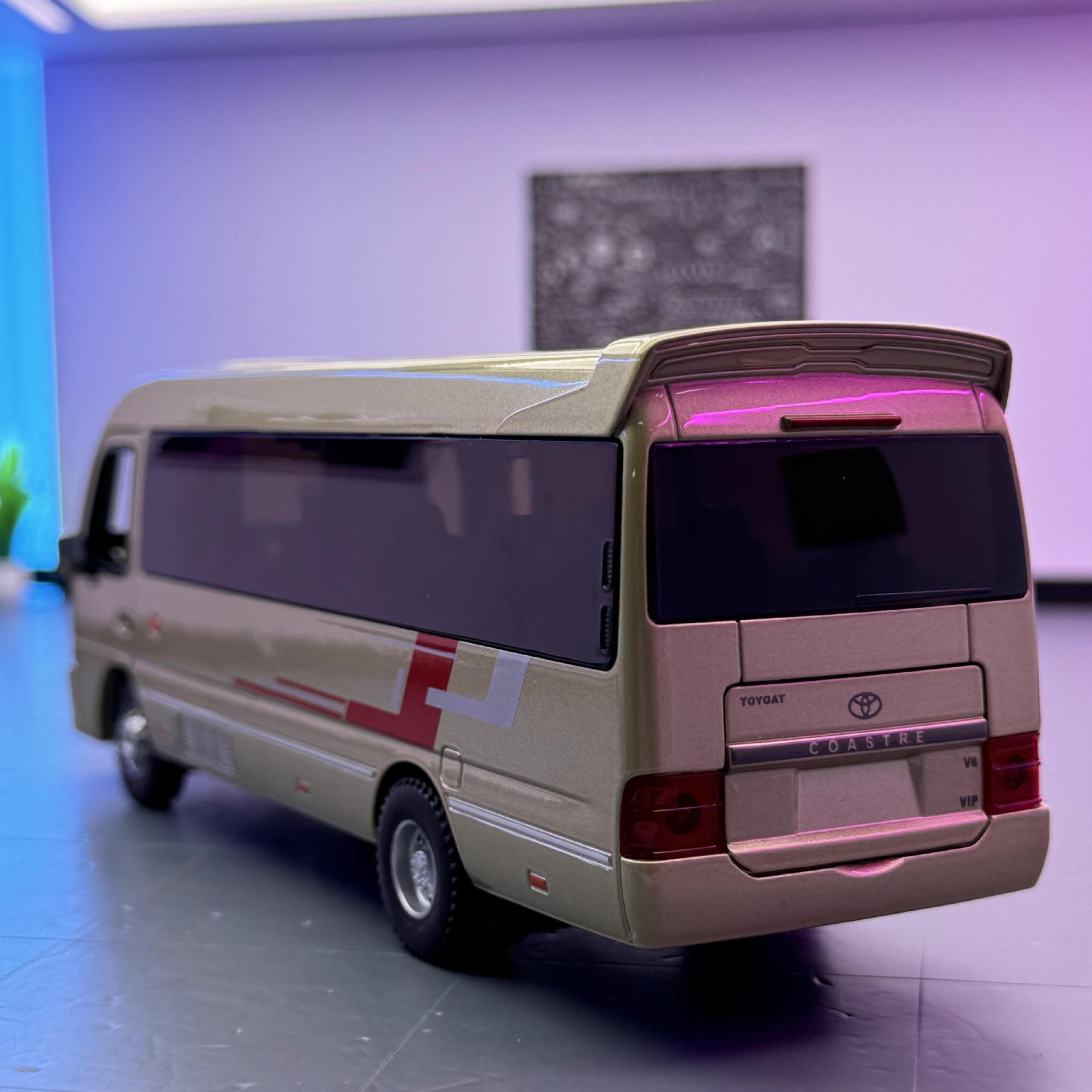 Zhongyuan Xinghe Gold Car Model 1:32 Coaster Bus Car Back Force con sonido y luz Coche de juguete Decoración de modelo de sonido