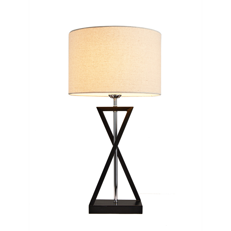 Xiangyu LED nórdico simple protección ocular decorativa dormitorio sala de estar comedor apartamento lámpara de mesa chica Internet celebridad enchufe lámpara eléctrica