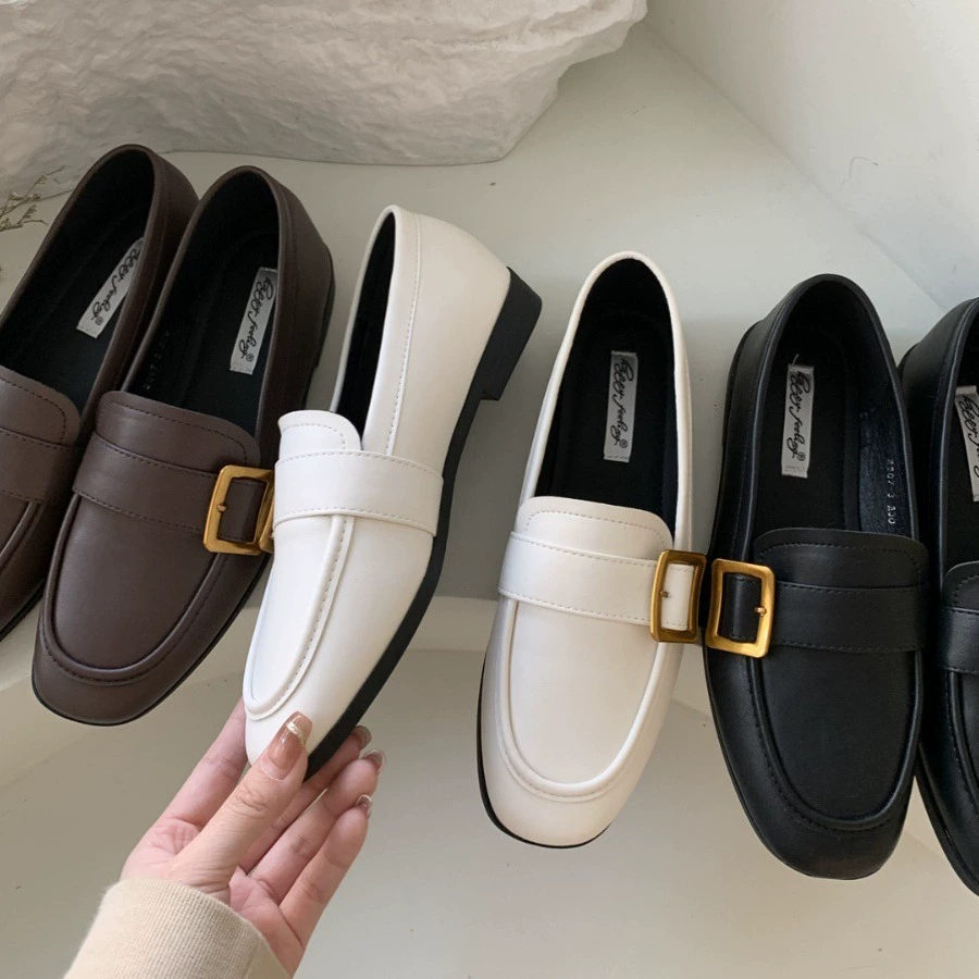 Flat-soled single shoes for women 2025 spring and autumn new black loafers one-foot bean shoes British style round-toe leather shoes
