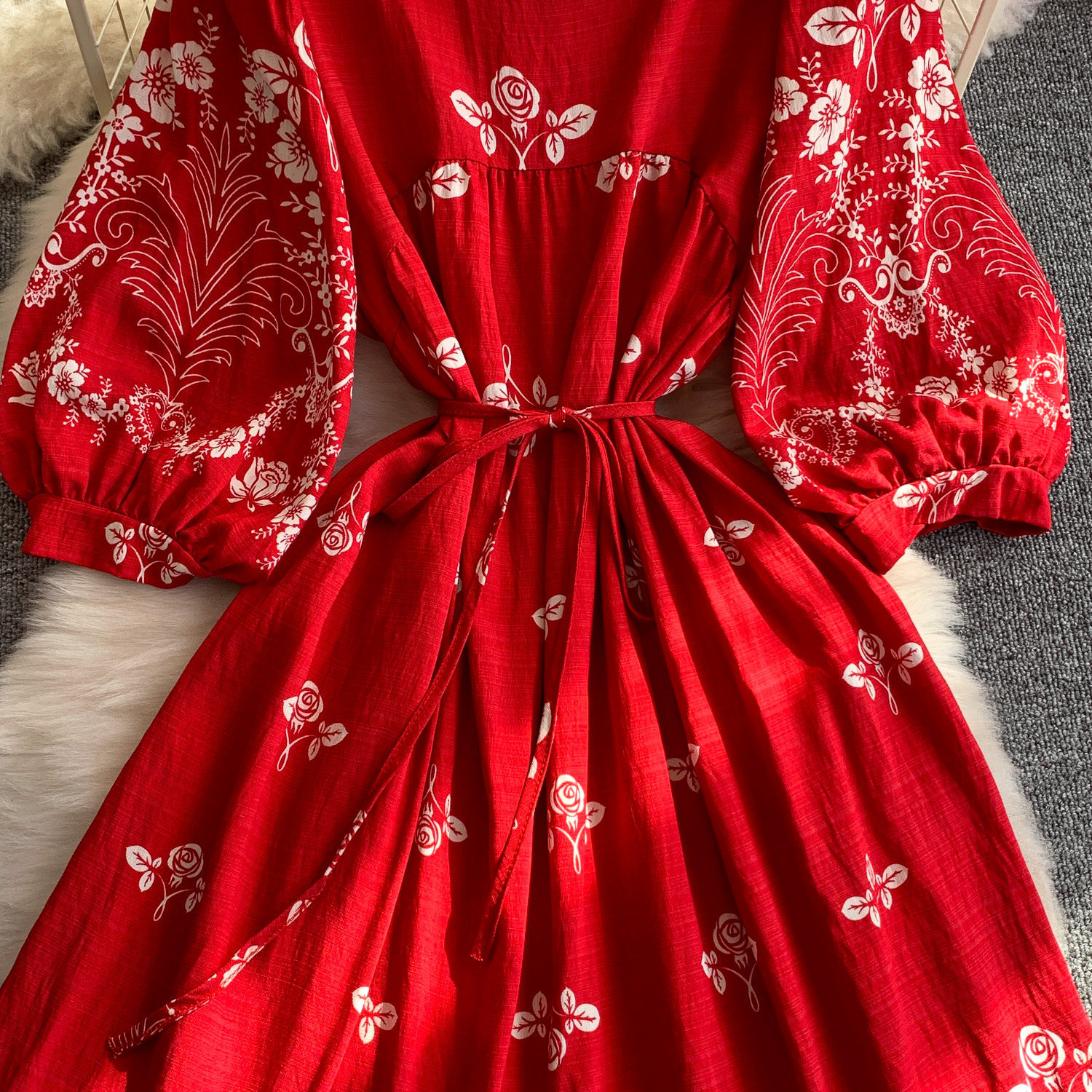 Women's French Retro Red Floral Print Dress Round Neck Three Quarter Sleeve Slimming Waist Full Skirt Ruffles Summer Style_ecoleips.com