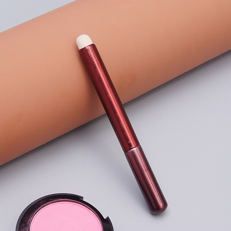 Cangzhou Morandi mini cepillo de labios con tapa nuevo estudiante portátil floración mango corto cabeza redonda cepillo de maquillaje de labios al por mayor