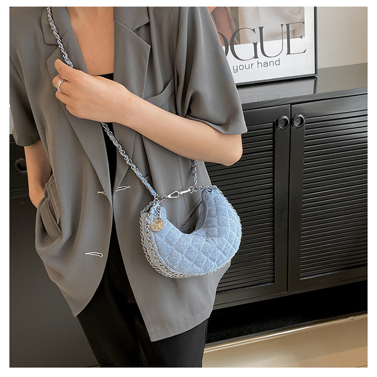 Women's Crossbody Bag With Diamond Chain And Denim Crescent Design_voghion.com
