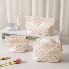 小清新碎花化妆包大容量便携护肤品收纳包口红气垫补妆包枕头包