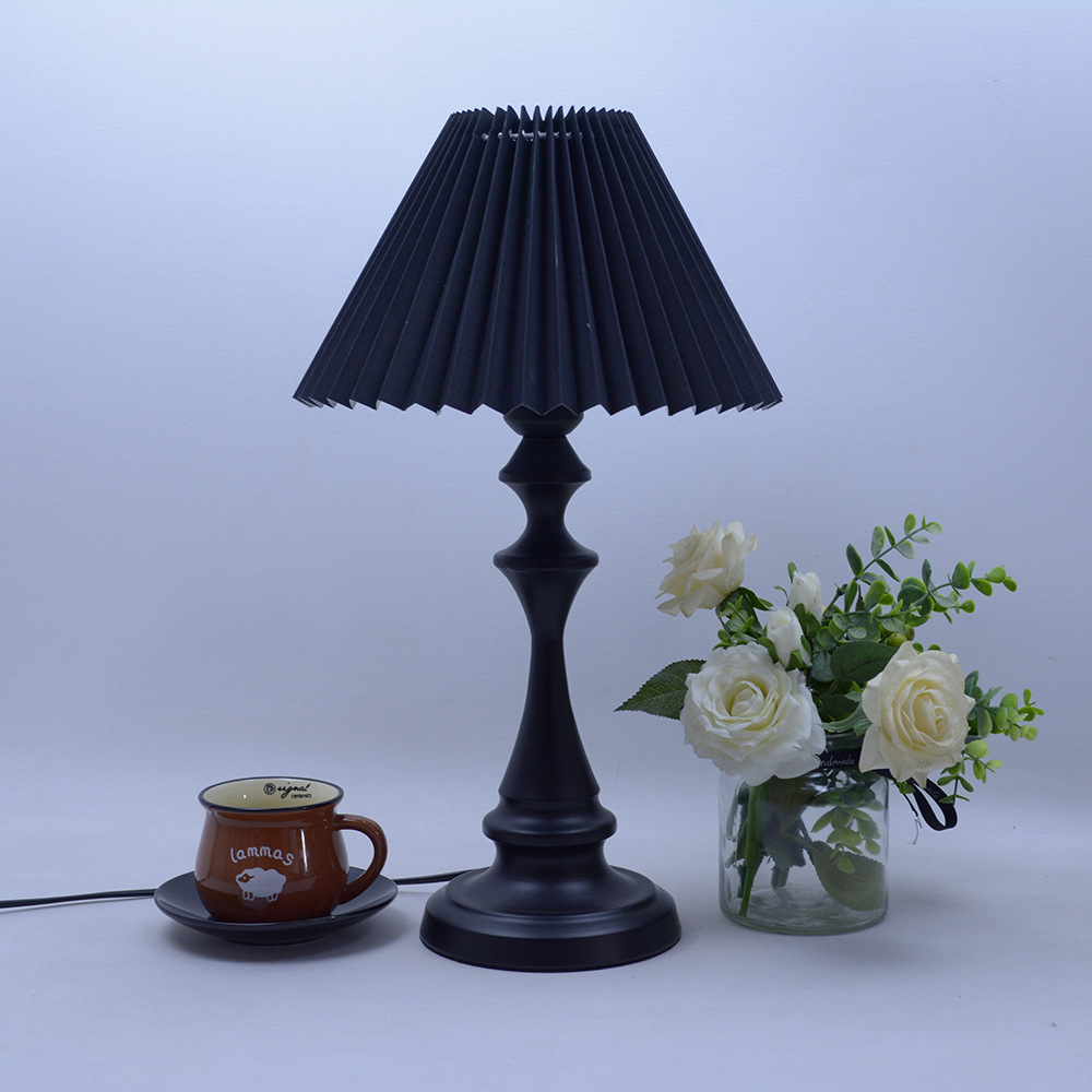 Moderno simple y de moda hierro forjado dormitorio lámpara de cabecera cálida llave de atenuación de cabecera sala de estar hotel hotel estilo europeo