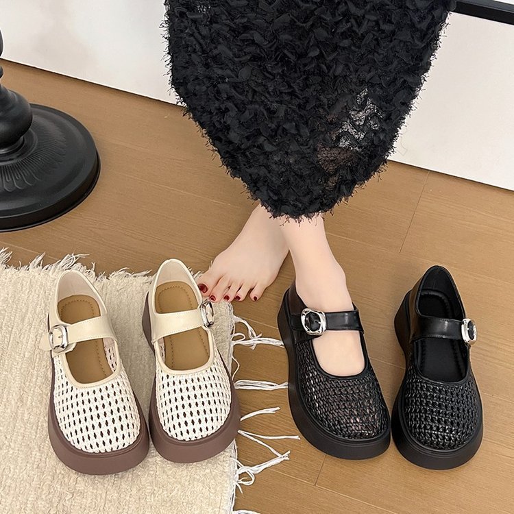 Sandalias de moda para mujeres 2026 nuevo verano agujero de red mitad zapatillas con una sola gruesa cabeza grande zapatillas frías con falda
