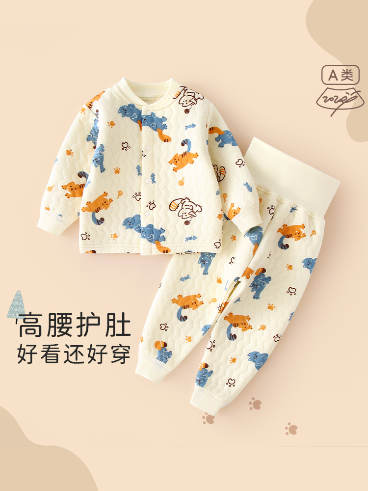 Demi-season children's quilted set