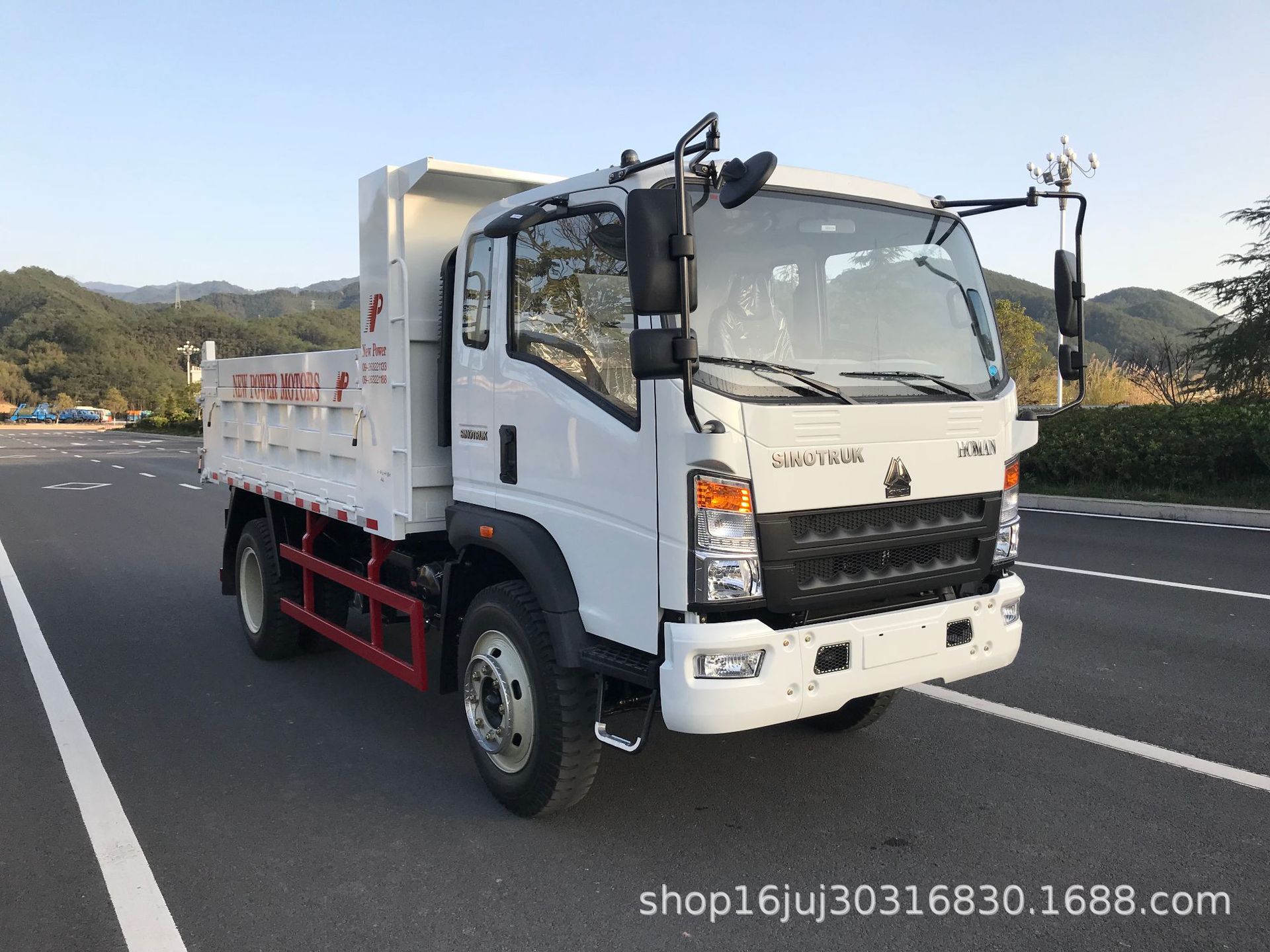 出口中国重汽豪沃豪曼王牌4、5、6吨轻卡自卸车18953179828