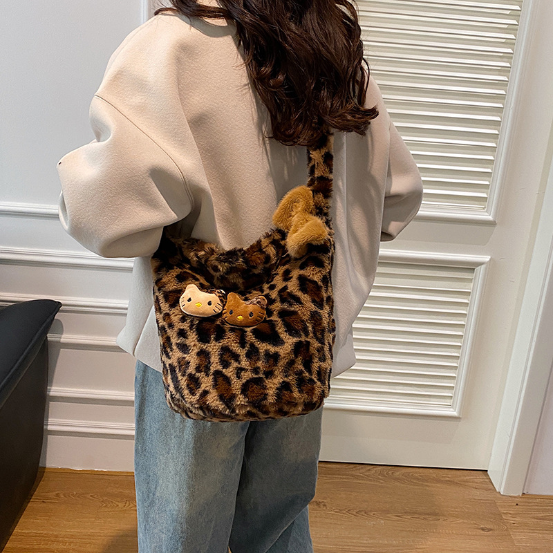 Moda nuevo Meirade peludo estampado Kitty bolso lindo bolso de viaje nicho antiguo sensación bolso de mano