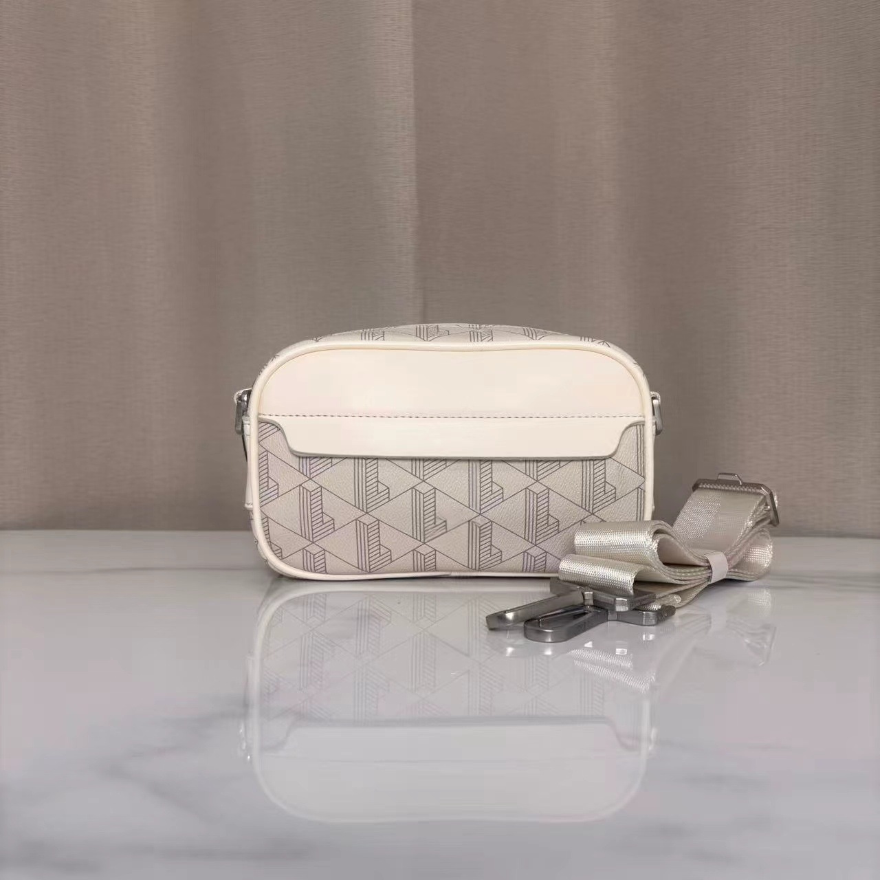 Bolso para cámara color blanco hueso