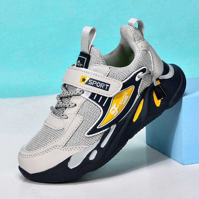 Zapatos para niños 2023 nuevos zapatos para estudiantes de primavera y otoño zapatos para niños de otoño para niños medianos y grandes zapatos deportivos impermeables antideslizantes de cuero