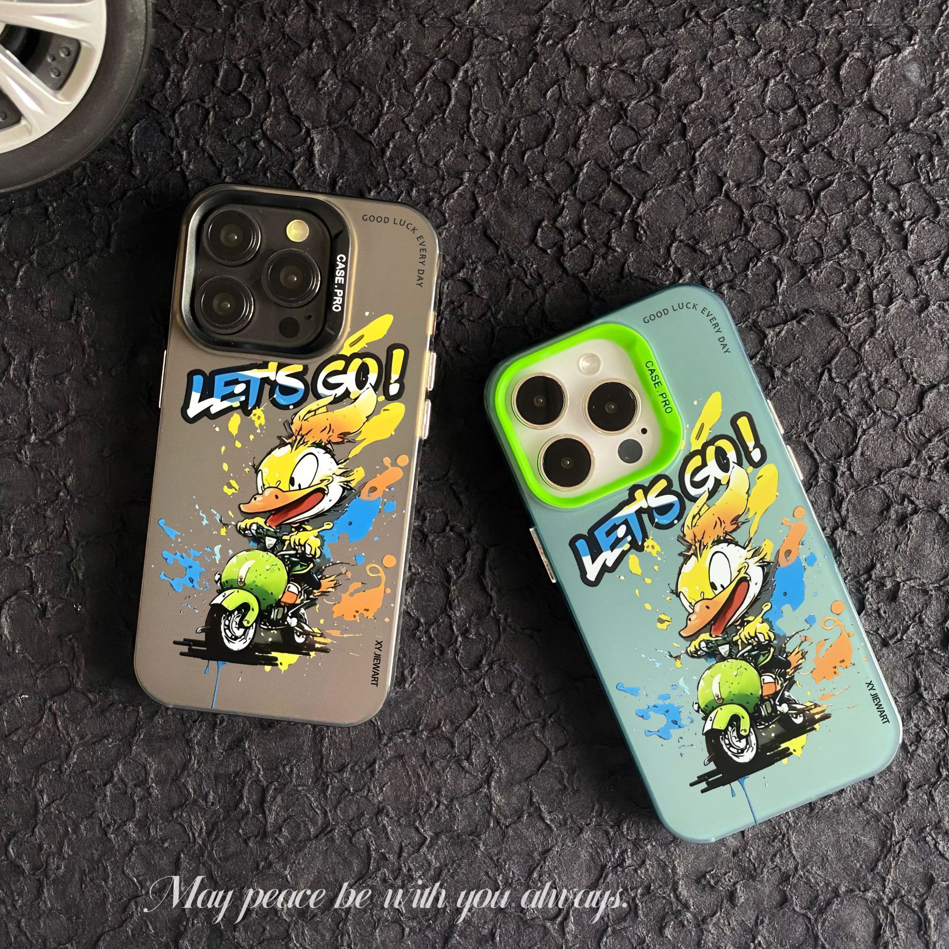 卡通機車鴨適用蘋果15手機殼iphone14promax電鍍13Pro/11/12IMD硬