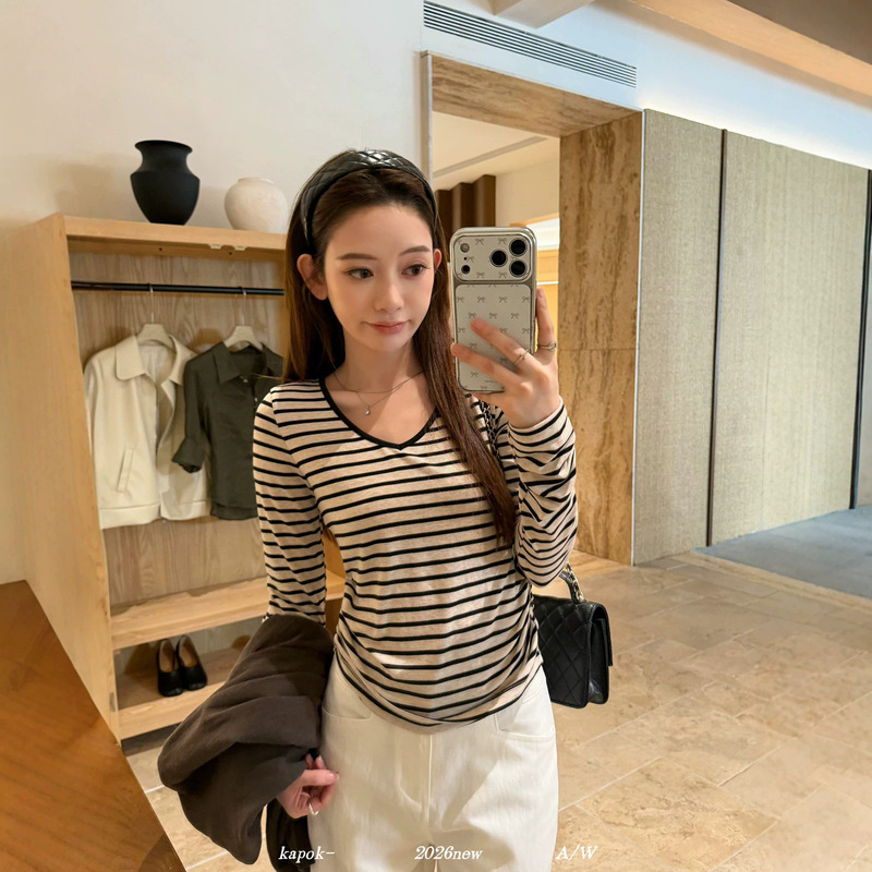 Thirteen Lines【KAPOK】New Autumn Classic Korean Style U-Neck Versatile Striped Long Sleeve T-Shirt 61081 Thirteen Lines【KAPOK】New Autumn Classic Korean Style U-Neck Versatile Striped Long Sleeve T-Shirt 61081