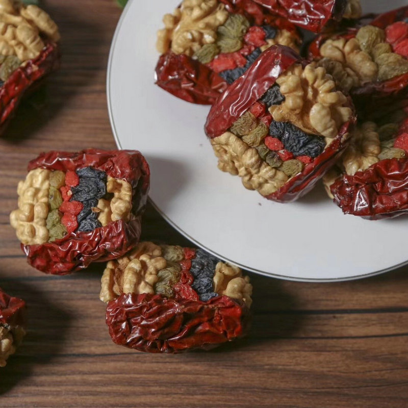 新疆和田大枣夹核桃仁葡萄干枸杞500克红枣夹核桃抱抱果现货批发