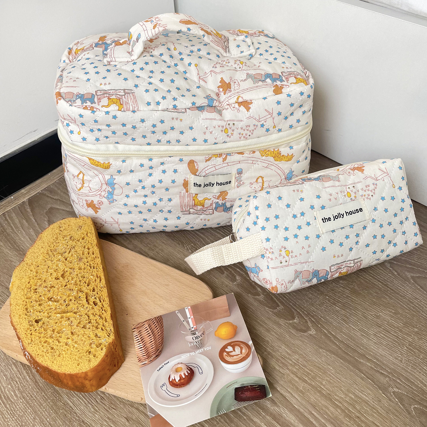 / Strap Type Cosmetic Bag Bags Type Cute Classic Style Ditsy Floral Polyester Sewing Thread Square Makeup Bags