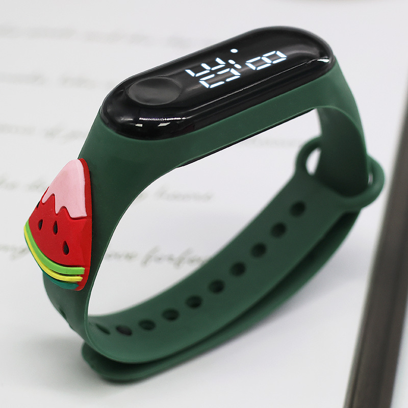 跨境新款防水手表公仔卡通学生运动触摸屏LED电子手环表批发
