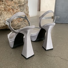 模特走秀高跟鞋2023夏季新款一字扣帶涼鞋女鞋粗高跟防水台恨天高