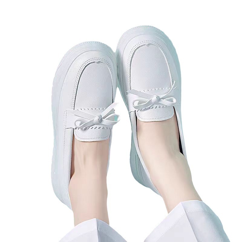 Zapatos de enfermera transpirables de suela blanda para mujer 2024 zapatos blancos antiolores y antideslizantes nuevos zapatos médicos cómodos zapatos Lofu de suela gruesa